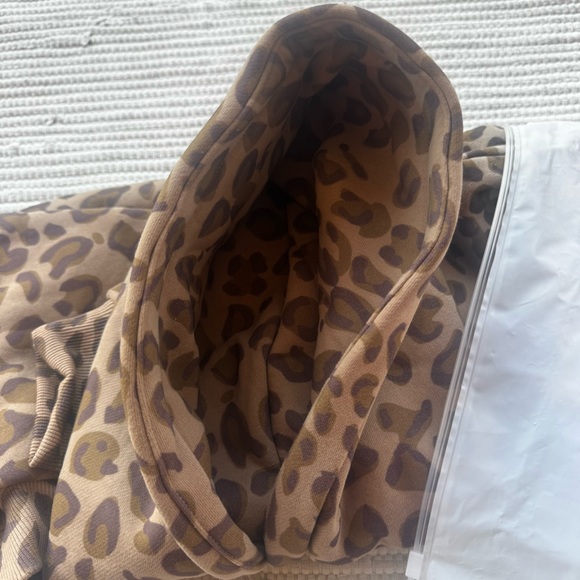 Comfrt Minimalist Kids Hoodie – Brown Leopard – Size M NWT - Picture 5 of 10